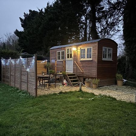 Cobo Cottage Chichester Exterior photo