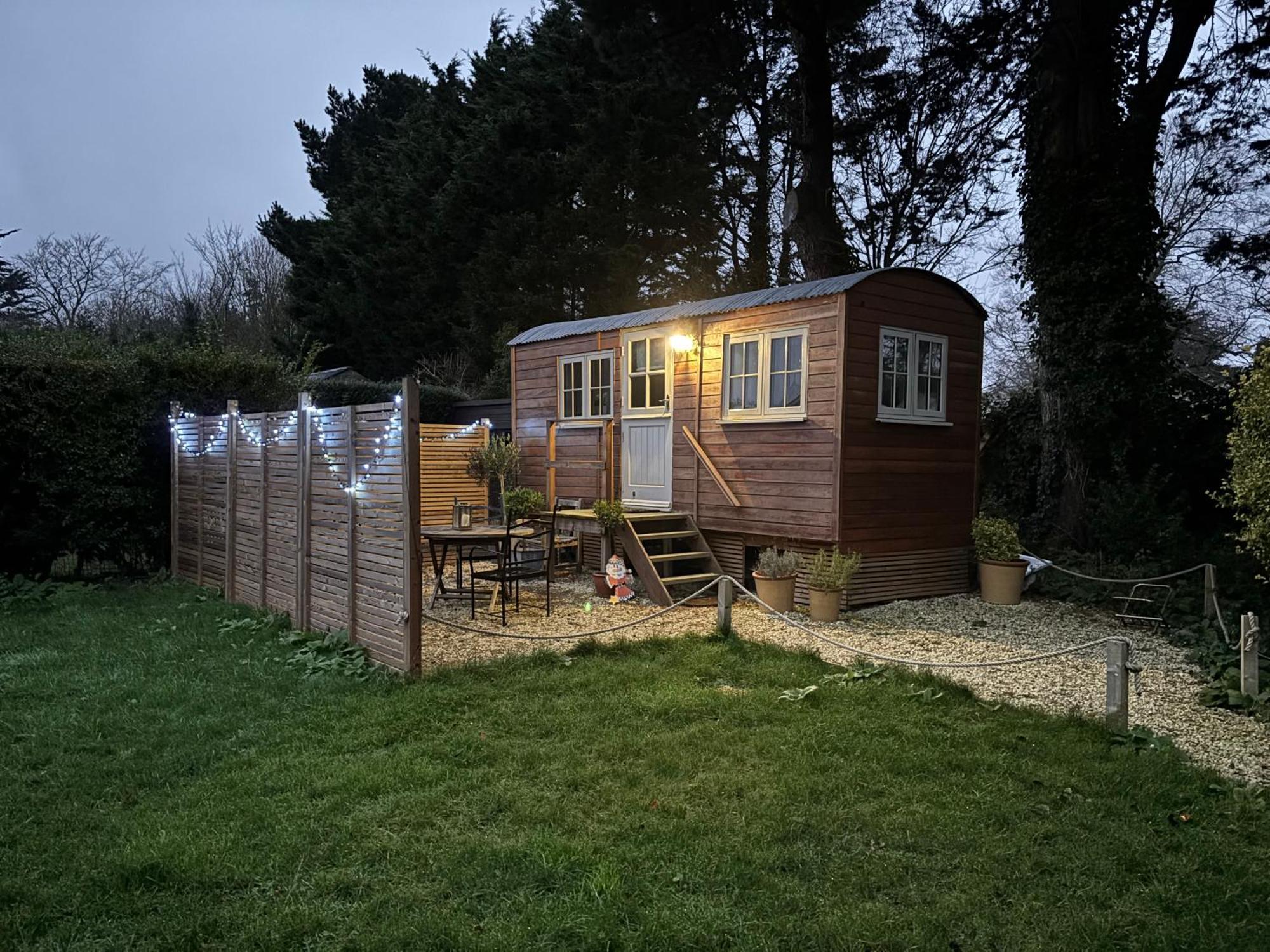 Cobo Cottage Chichester Exterior photo